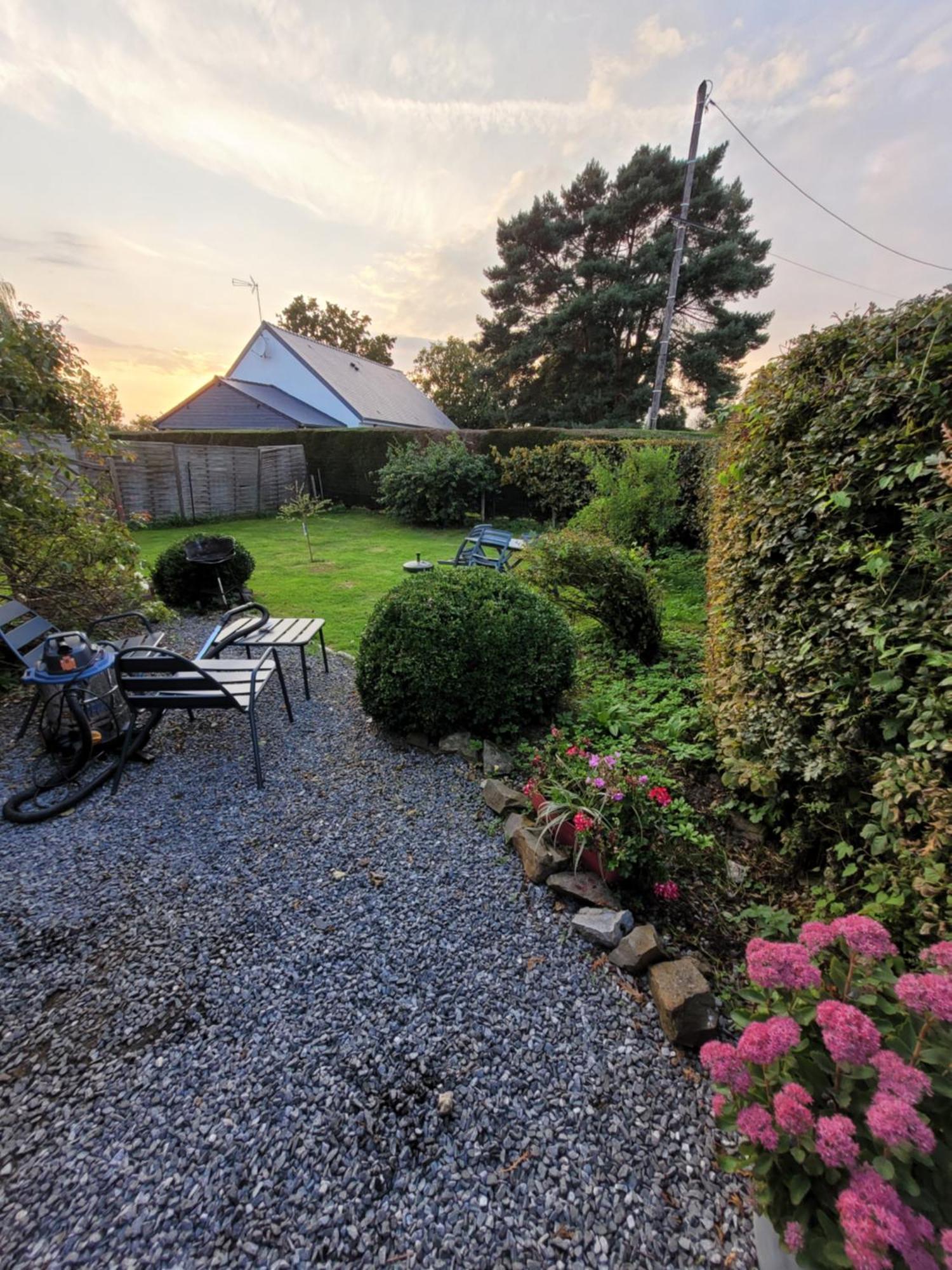 Studio Bienvenue Du Cote De Chez Nous Avec Jardin Privatif Wignehies Kültér fotó